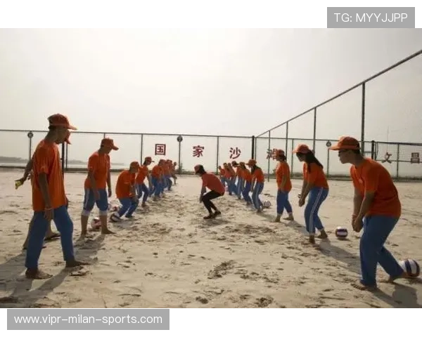 安提瓜海滩排球比赛吸引众多游客，安提瓜旅游