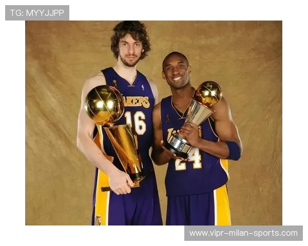 科比奥运会撞倒加索尔，背后有着怎样的故事？，科比奥运会拥抱加索尔