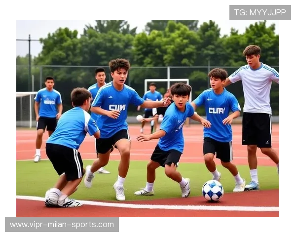 朗斯将边路渗透训练打造成青年营核心,引领足球青训新潮流 朗斯将边路渗透训练打造成青年营核心,引领足球青训新潮流